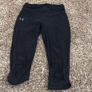 Under armour black workout capris, medium